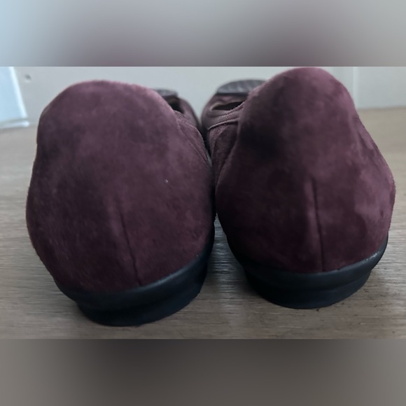 COPY - Size 9 Clarks shoes. - Picture 3 of 4